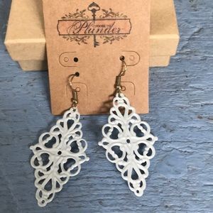 Plunder Dani 2in drop earrings